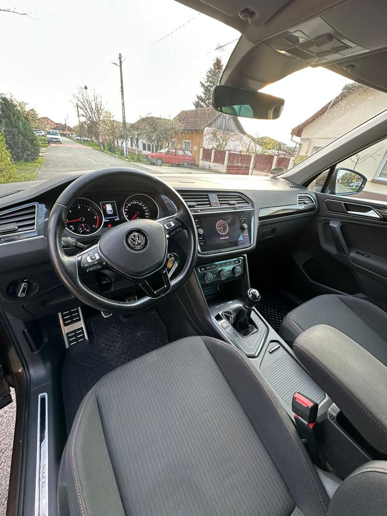 Miniatură: Volkswagen Tiguan 2017