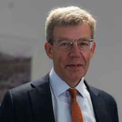 2006227_jamesstewart1.jpg_557707_crop