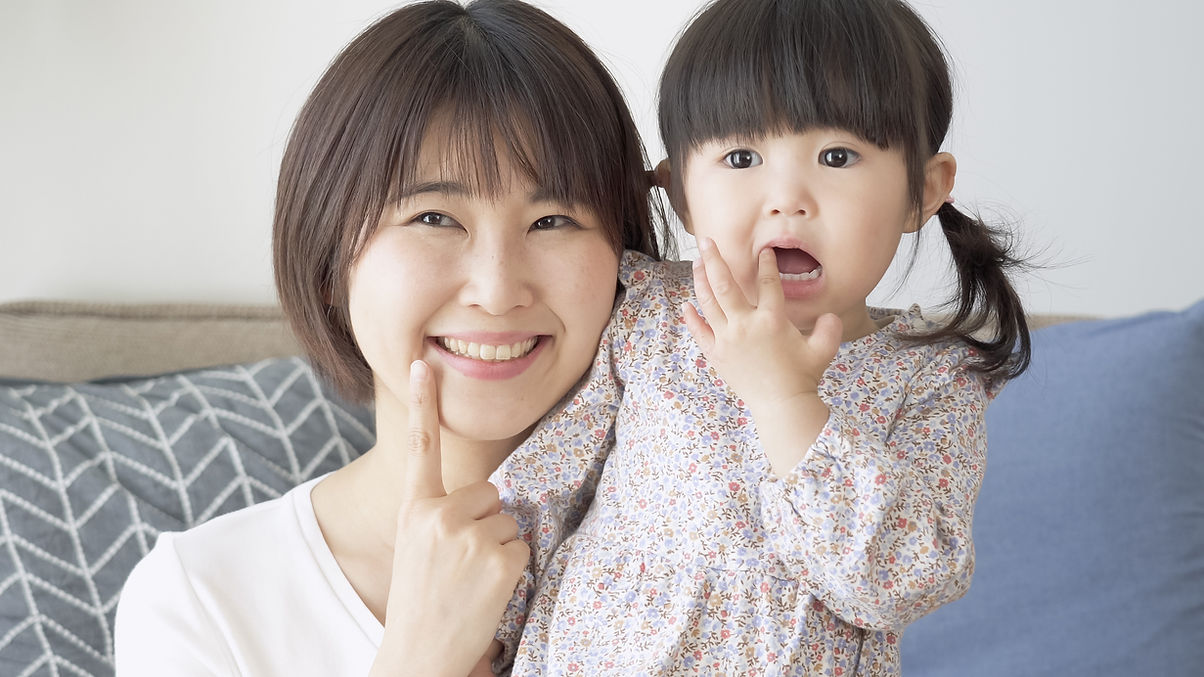笑顔の親子