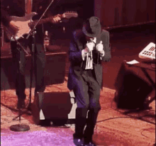 LC world tour concert.gif