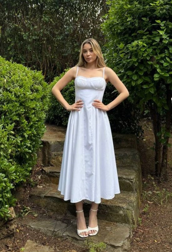 Küçük resim: G.K Collection. Beyaz Elbise