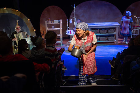 Holiday Baking Time_Kayla Isomura photo_Julie Trepanier 2.jpg