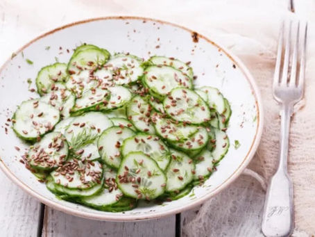 Salada de pepino agridoce