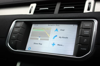 Range Rover Evoque Pure / Pure Tech - Add a missing luxury puzzle with OEM GPS Navigation system.