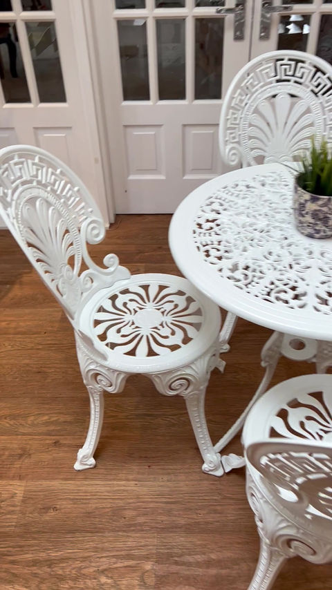 Thumbnail: Patio Set finished in White
