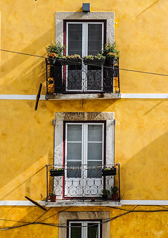 mur jaune