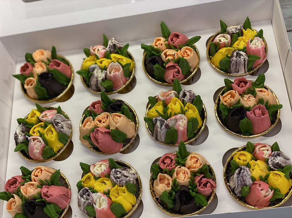 Thumbnail: 12 Floral Cupcakes in a Box - Realistic floral Designs