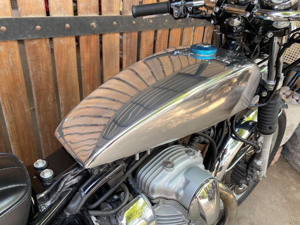 サムネイル： ガスタンク カワサキ スリムライン W800 W650 (KAG003)