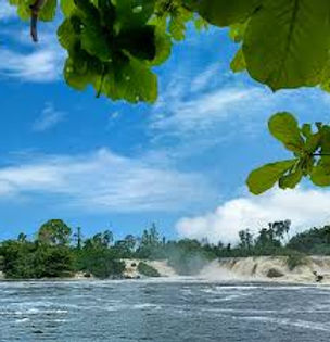 Kribi ville balnéaire, les chutes de la Lobe