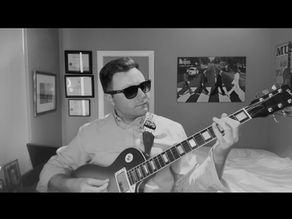 This week’s solo Saturday is Pretty Woman!🎵🎸🎶🎼