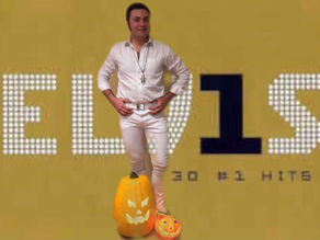 Happy Halloween to my fans! Do you like my Elvis costume?!π΅πΈπΆπΌπ€π¬πππ»π§ββοΈπ§ββοΈπ§π§π»ββοΈπ§π»β