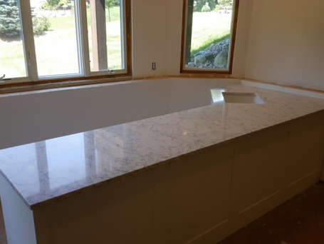 Quartz - Viatera
Color - Rococo