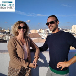 Para Cristophe e Angelique, Manuel Gomes da Costa (1921-2016) foi “o Frank Lloyd Wright português”. O casal despertou para o Modernismo nas viagens aos Estados Unidos da América e passagem por Palm Springs e Phoenix, no estado do Arizona, locais onde o arquiteto Frank Lloyd Wright deixou muita obra, inclusive a sua casa de inverno e escola, onde hoje funciona a fundação com o seu nome.