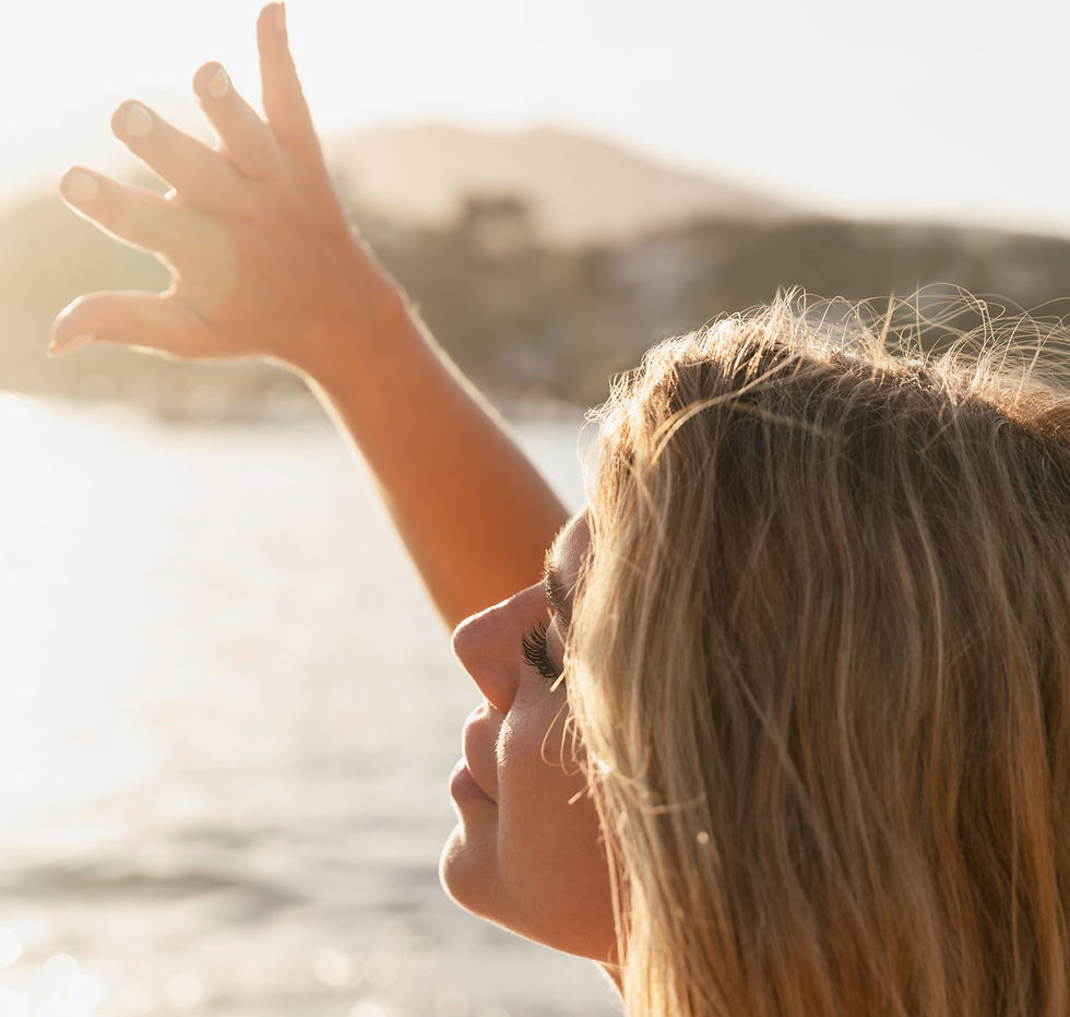 Güneşten Tamamen Kaçınmalı mıyız? Cilt Yaşlanması ve D Vitamini Hakkında Bilim Ne Diyor?
