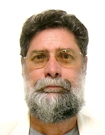 Possui graduação em Jornalismo pela Universidade Católica de Pernambuco (1975), mestrado em Administração Rural e Comunicação Rural pela Universidade Federal Rural de Pernambuco (1987) e doutorado em Ciências da Comunicação pela Universidade do Vale do Rio dos Sinos (2004). Atualmente é professor Associado da Universidade Federal da Paraíba (aposentado). Professor Colaborador no Programa de Pós-Graduação em Comunicação-PPGC/UFPB. Tem experiência na área de Comunicação, com ênfase em Teoria da Comunicação, Folkcomunicação, Metodologia da Comunicação, atuando principalmente nas seguintes áreas de pesquisa: cultura popular/folclore, televisão e folkcomunicação. Folclorista Emérito Brasileiro, título concedido pela Comissão Nacional de Folclore - CNF.