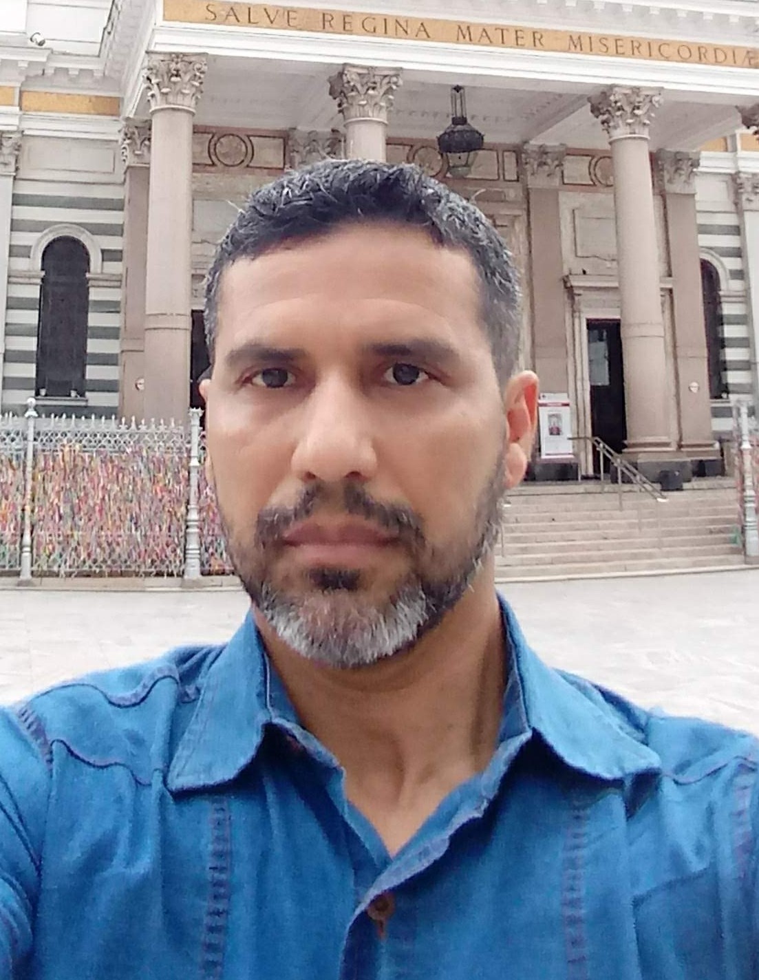 Professor Efetivo do Instituto Federal do Maranhão-IFMA. Doutorando em Ciência da Comunicação-UNISINOS (2021-). Mestrando em Turismo-UFPR (2023-). Mestre em Ciência da Comunicação-UNISINOS (2019-2021). Especialista em Educação Ambiental e Gestão Participativa de Recursos Hídricos (2015) - IFMA. Gestão Pública (2011) - UAB/UFPI. Didática Universitária (2007) e Marketing Estratégico (2006) pela Faculdade Atenas Maranhense - FAMA. Graduando em Biblioteconomia-UESPI (2017-); Bacharel em Jornalismo-UCA (2020-2023); Bacharel em Turismo-CEAD/UFPI (2023); Bacharel em Administração de Empresas-FACIMP (2005). Pesquisador IFMA, FAPEMA e CNPq e membro dos Grupos de Pesquisas: Midiatização e Processos Sociais, EPISTECOM, História e Memória das Instituições Escolares. Membro do Comitê de Pesquisa e Inovação do IFMA. Bolsista CAPES.