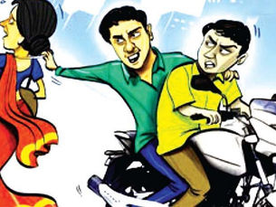 रस्ता विचारण्याच्या बहाण्याने खर्डा शिवारात स्नॅचिंग! ८०००० चे सोन्याचे मिनी गंठण हिसकावून बिना नंबर युनिकॉर्नवरून पळाले दोन चोरटे