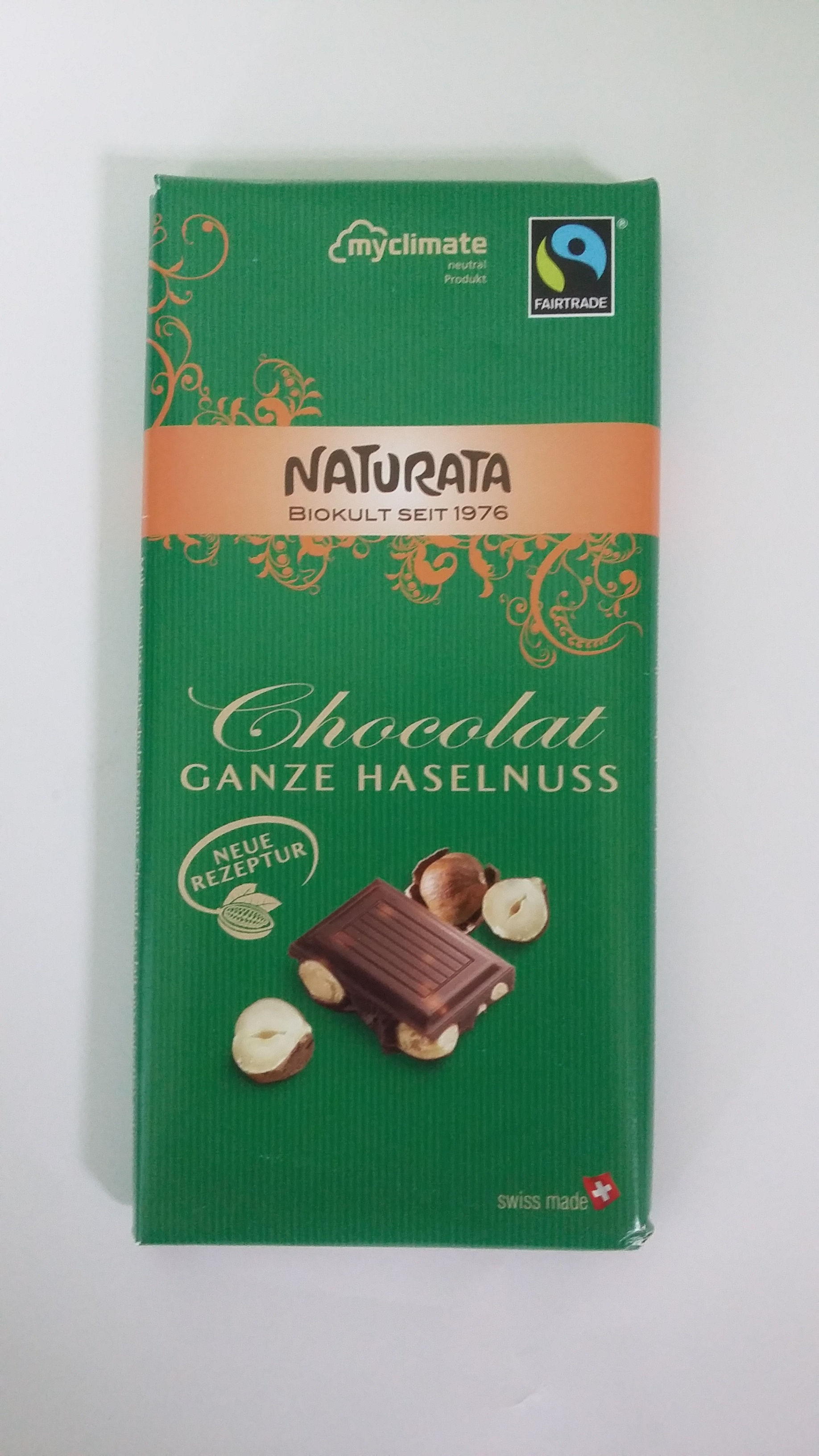 Chocolate con avellanas enteras 100gr