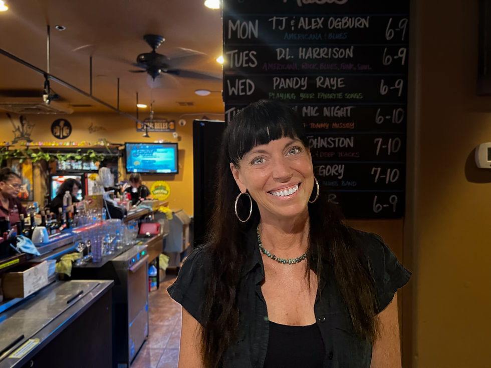 Our Vino Di Sedona open mic review covers signup, sound, food, patio atmosphere and what musicians can expect on Thursday nights.