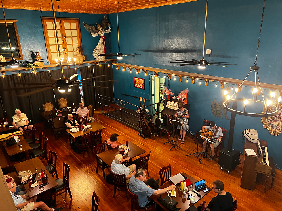Our Coyote Oaties open mic review covers signup, sound, food, parking, crowd and why this Glendale listening room is worth discovering.