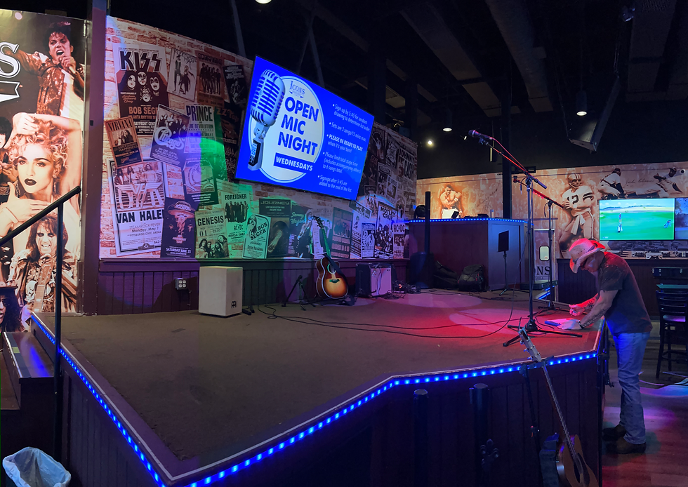 Our Icons Sports Grill open mic review covers signup, sound, stage, crowd, parking and what musicians can expect Wednesday nights in Gilbert.