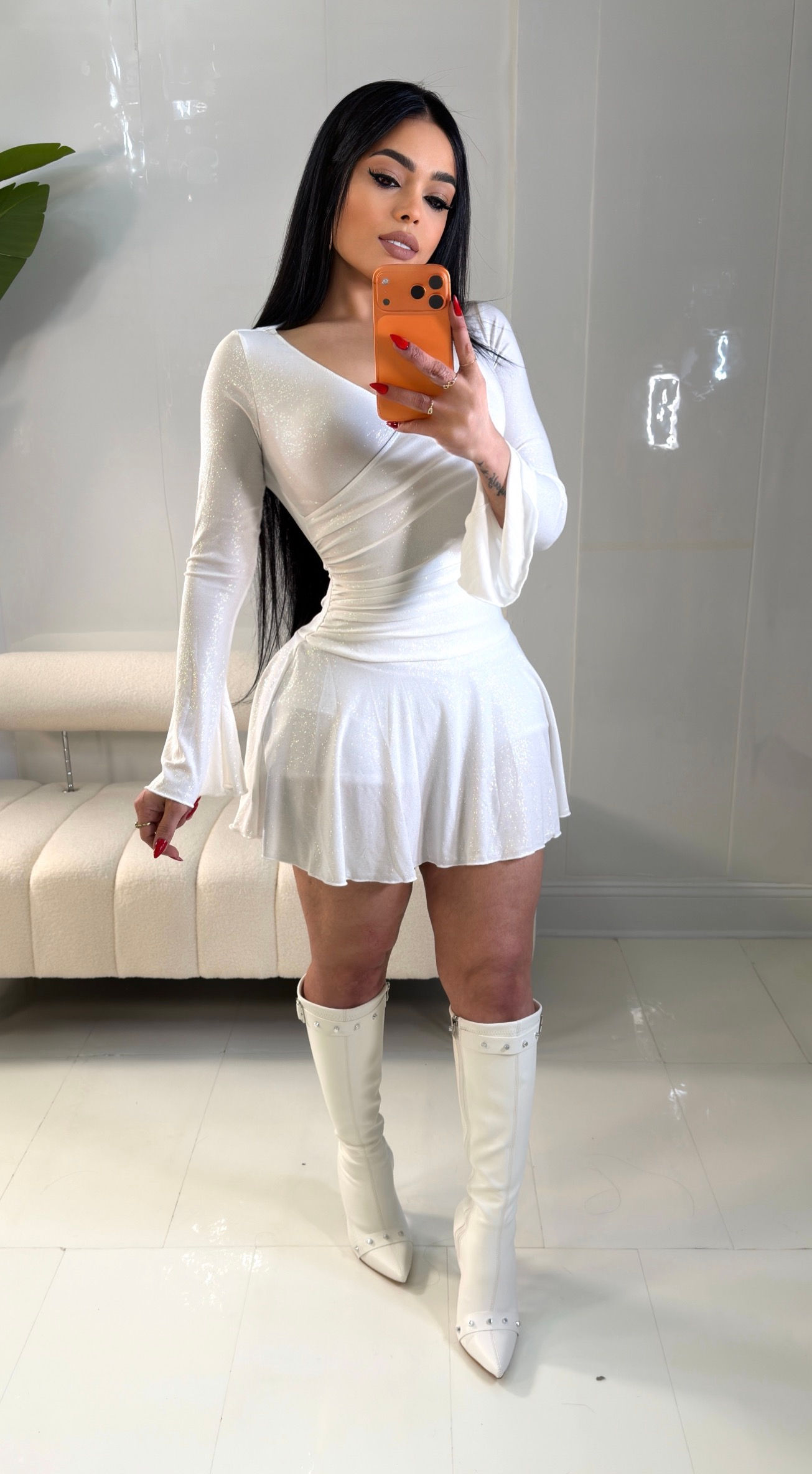 Albidalove Long-sleeved dress with sequins with pants below