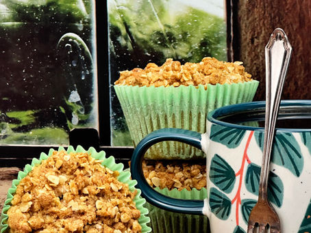 Apple & Cinnamon Oat Crumble Muffins