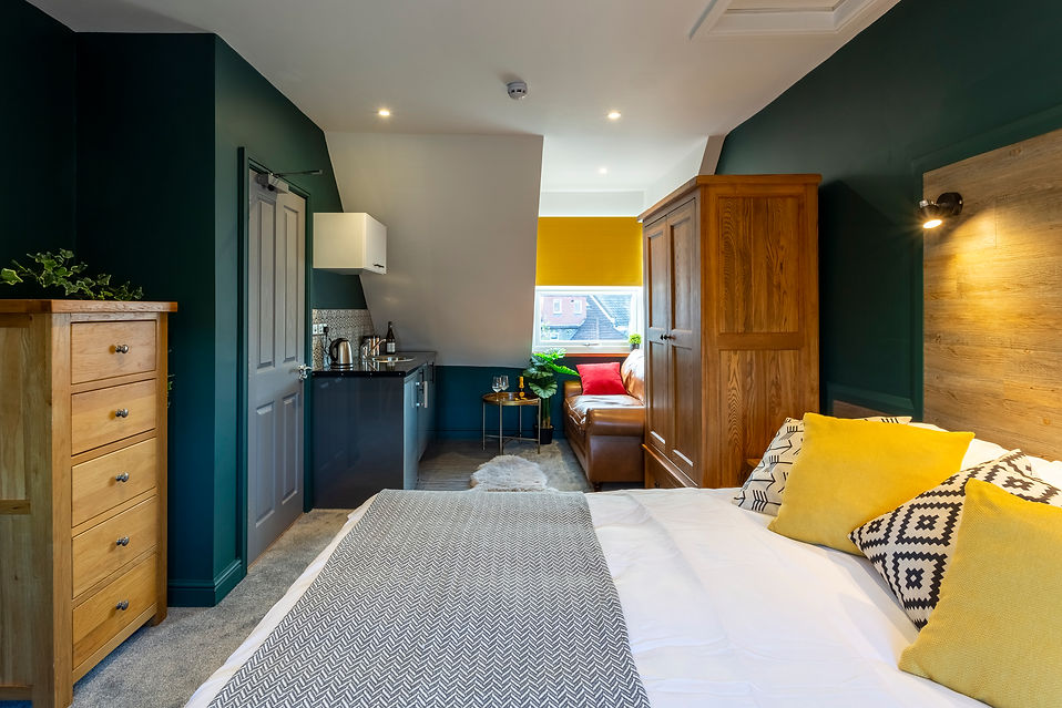 Stunning bedroom green and yellow
