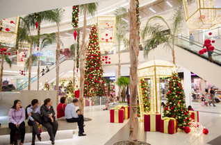 10 Gold & Red Christmas.jpeg