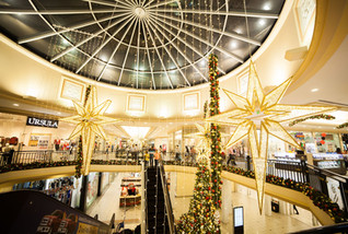 06 Gold & Red Christmas.jpeg