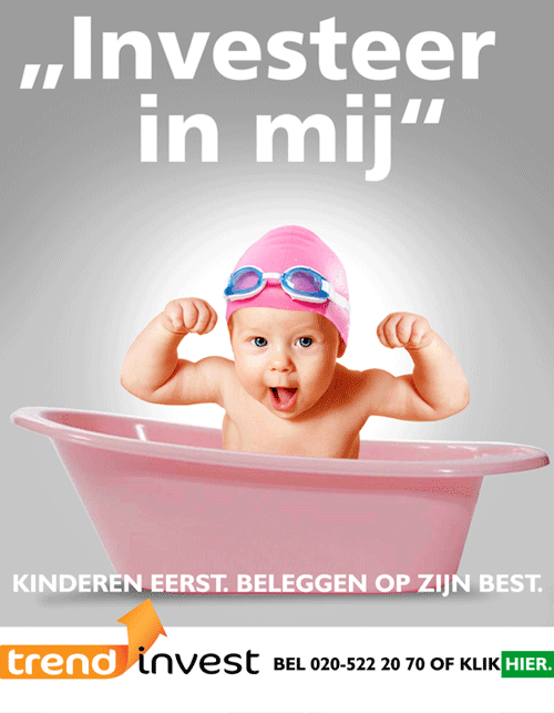 very happy baby playing in a bath. online ad by Andre van Leeuwen
