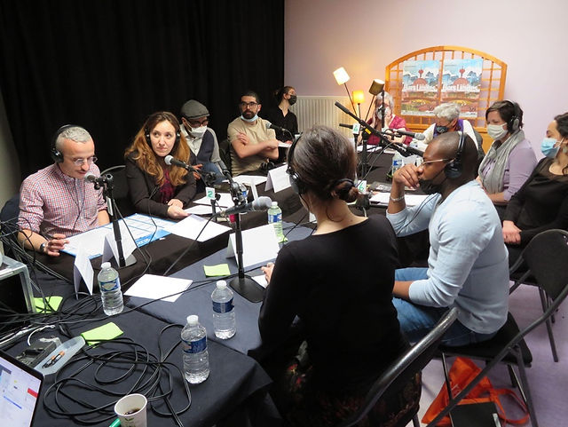 Festival Hors Limites 2022, Milady la nuit, roman de Laura Berg, enregistrement du podcast L'ENVERS DES LIVRES SORT DE SES LIMITES #2 réalisé par le Club des lecteurs de La bibliothèque Cyrano-de-Bergerac avec Lucas Roxo en résidence aux Ateliers Médicis. Co-production avec l'Association Bibliothèques en Seine-Saint-Denis.