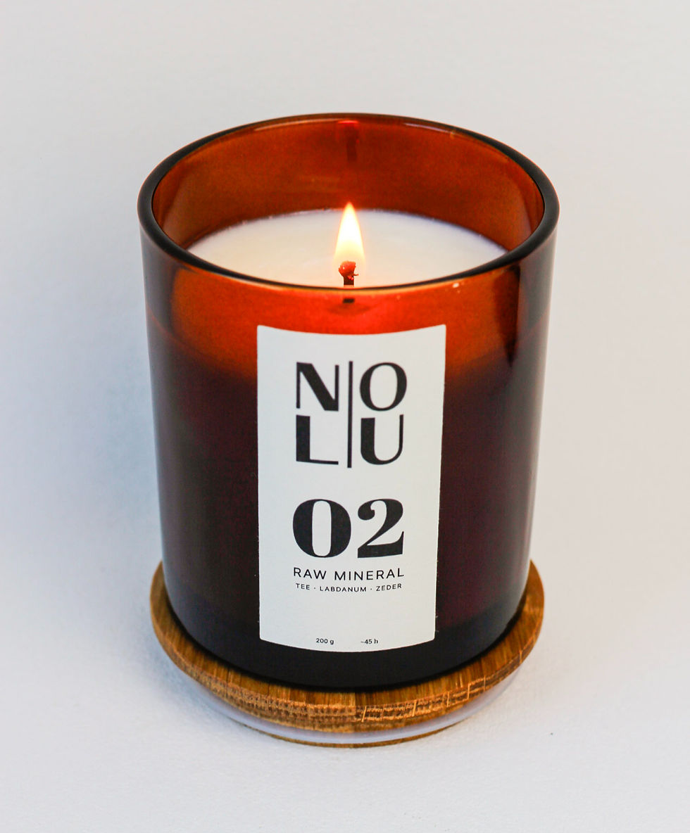 Noctu Lume Duftkerze 02 Raw Mineral , Amberglas mit Eichenholzdeckel