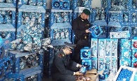 GDF/ Sequestrate uova di cioccolato con marchio sportivo contraffatto