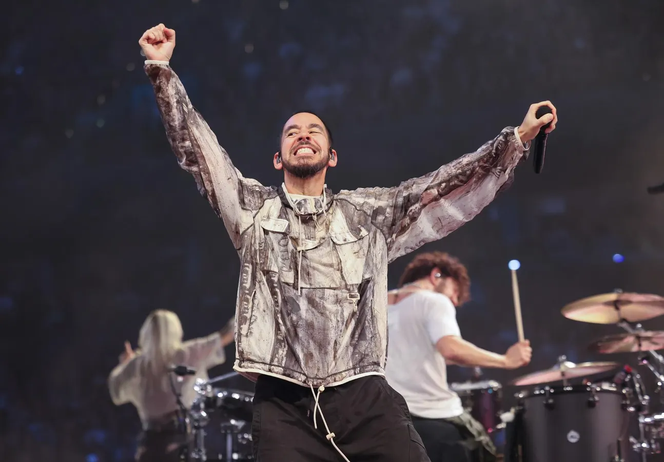 Nu metal, rap rock band Linkin Park