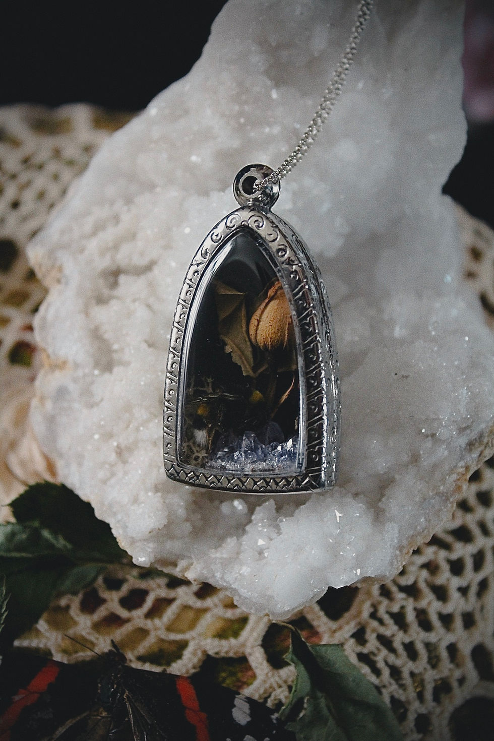 Miniature : Pendentif bourdon, rose & druse 
