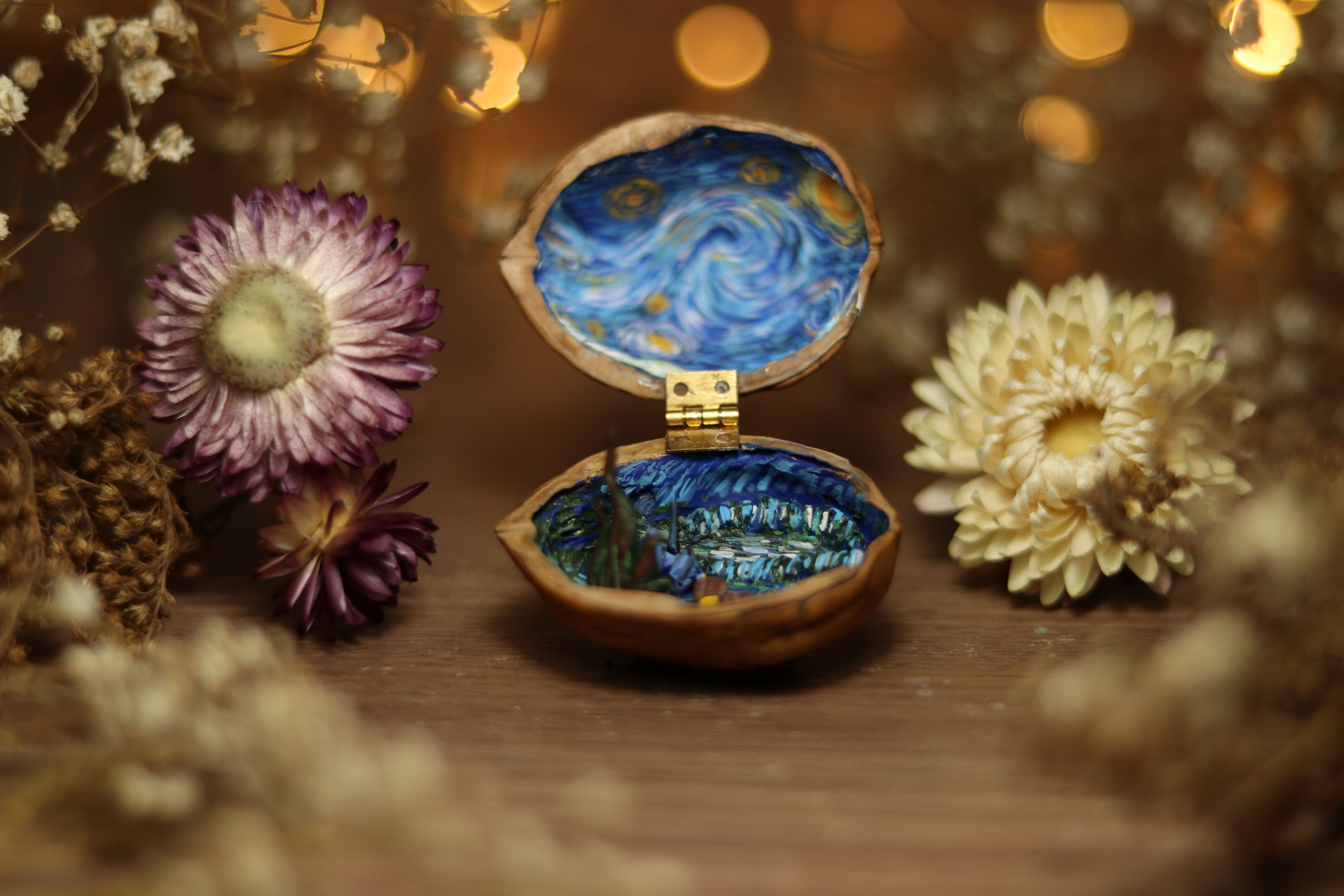 A Noite Estrelada na Noz  - 4,5 x 5,5 cm - por Rodrigo Paladino