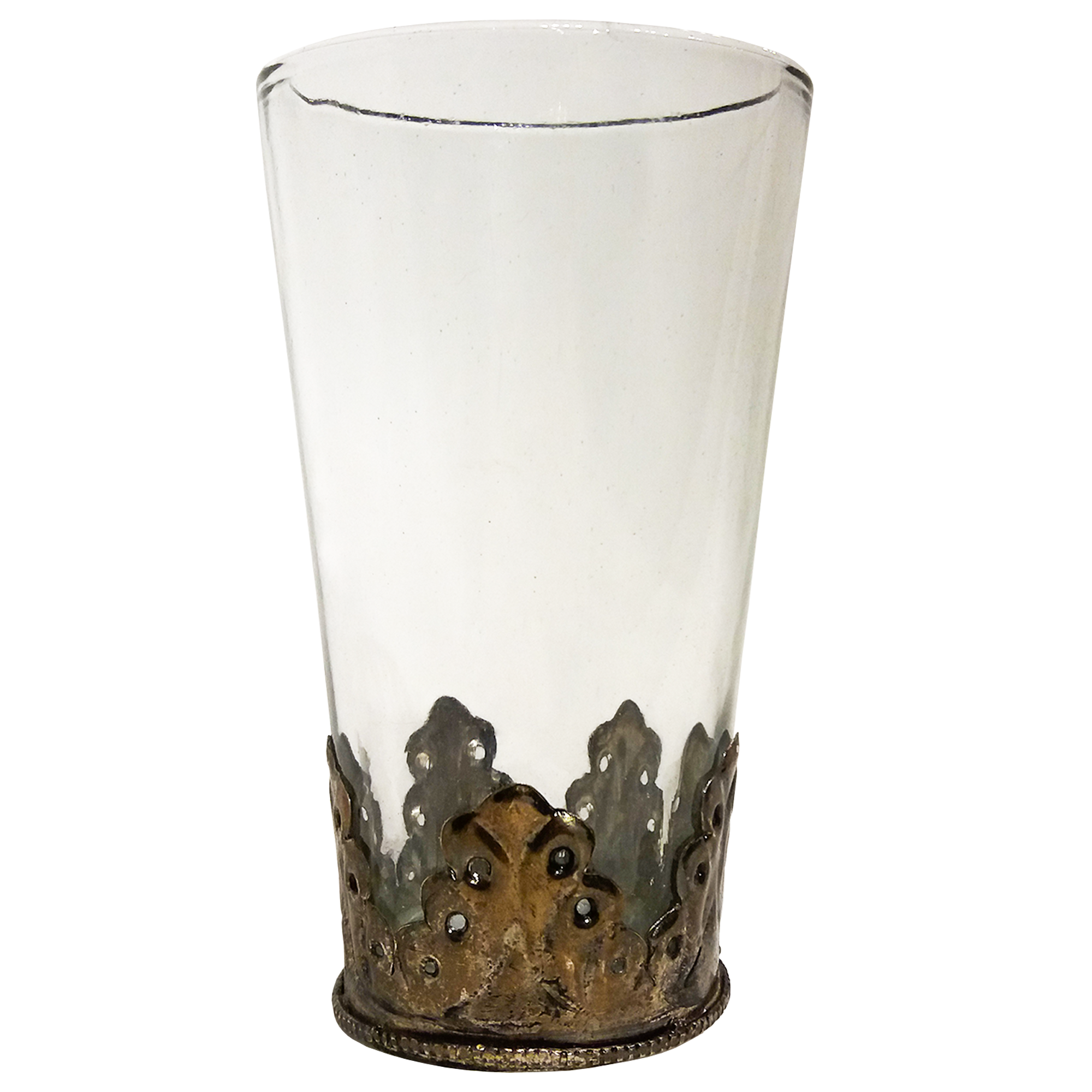 Copo com detalhes em latão