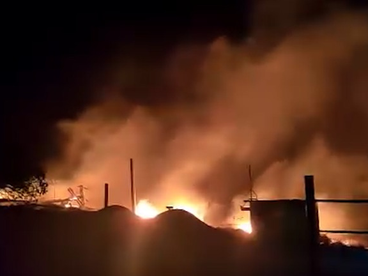 INCENDIO EN PRIMO TAPIA MOVILIZA A DIVERSAS CORPORACIONES