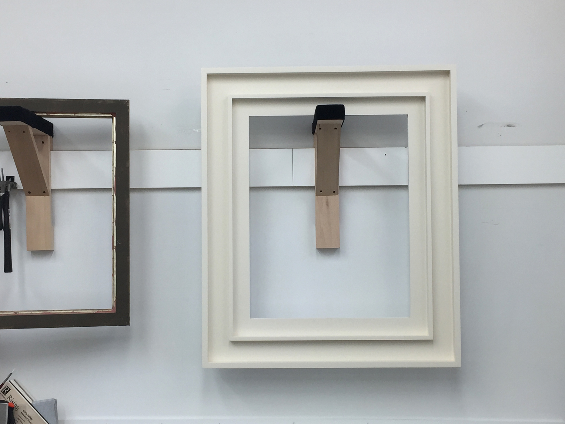 Lowy Contemporary Frames