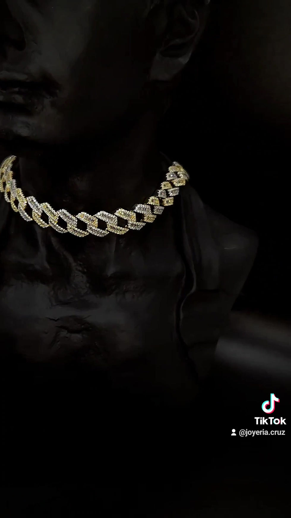 Thumbnail: Golden chain with inlaid zirconias