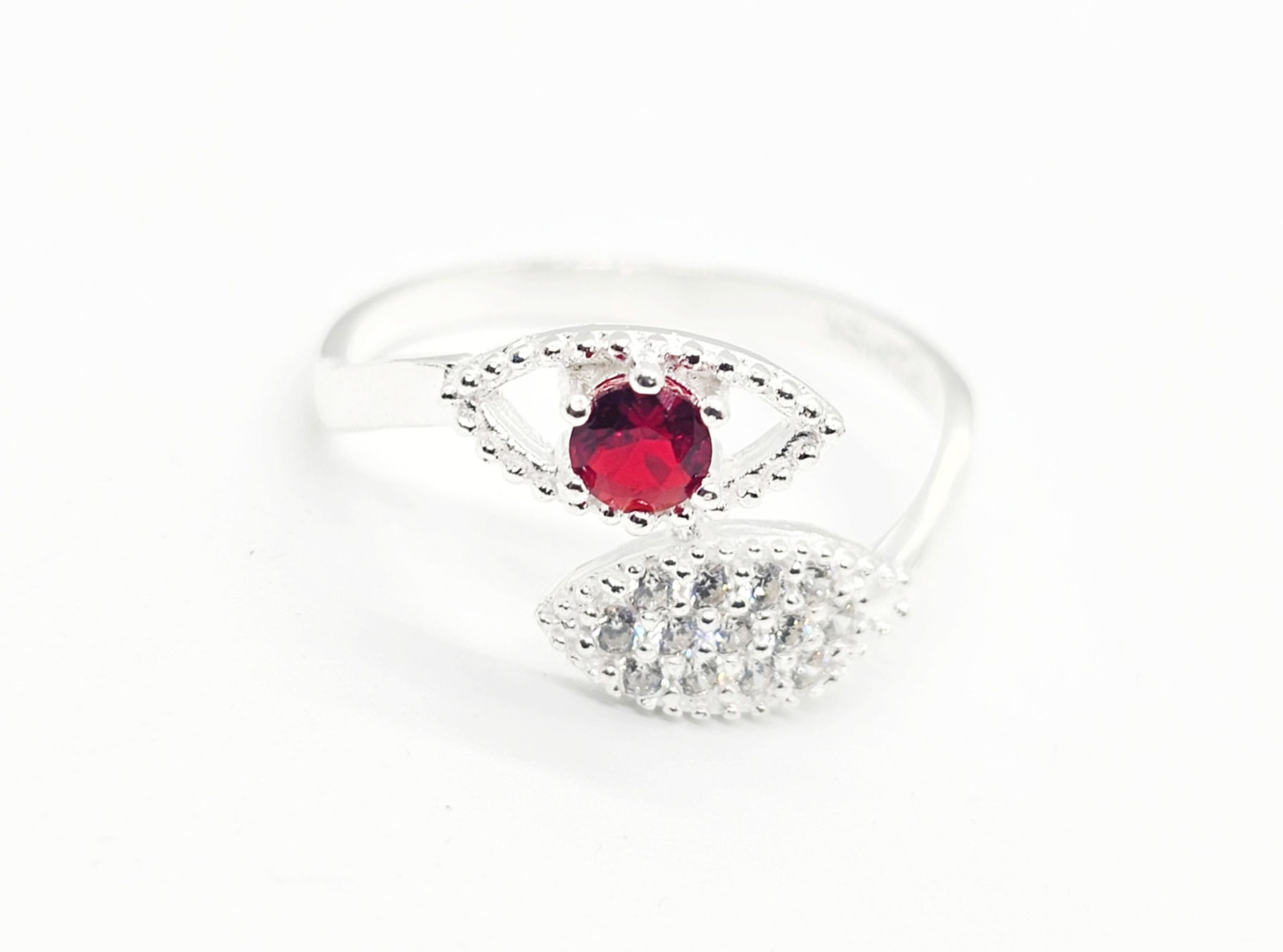 FINE SILVER EYE RING