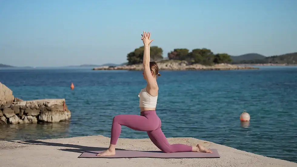 Jógová lekce Denní jógové minimum – Klidná jóga – Flow to Now