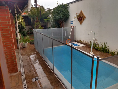 Cerque sua piscina!