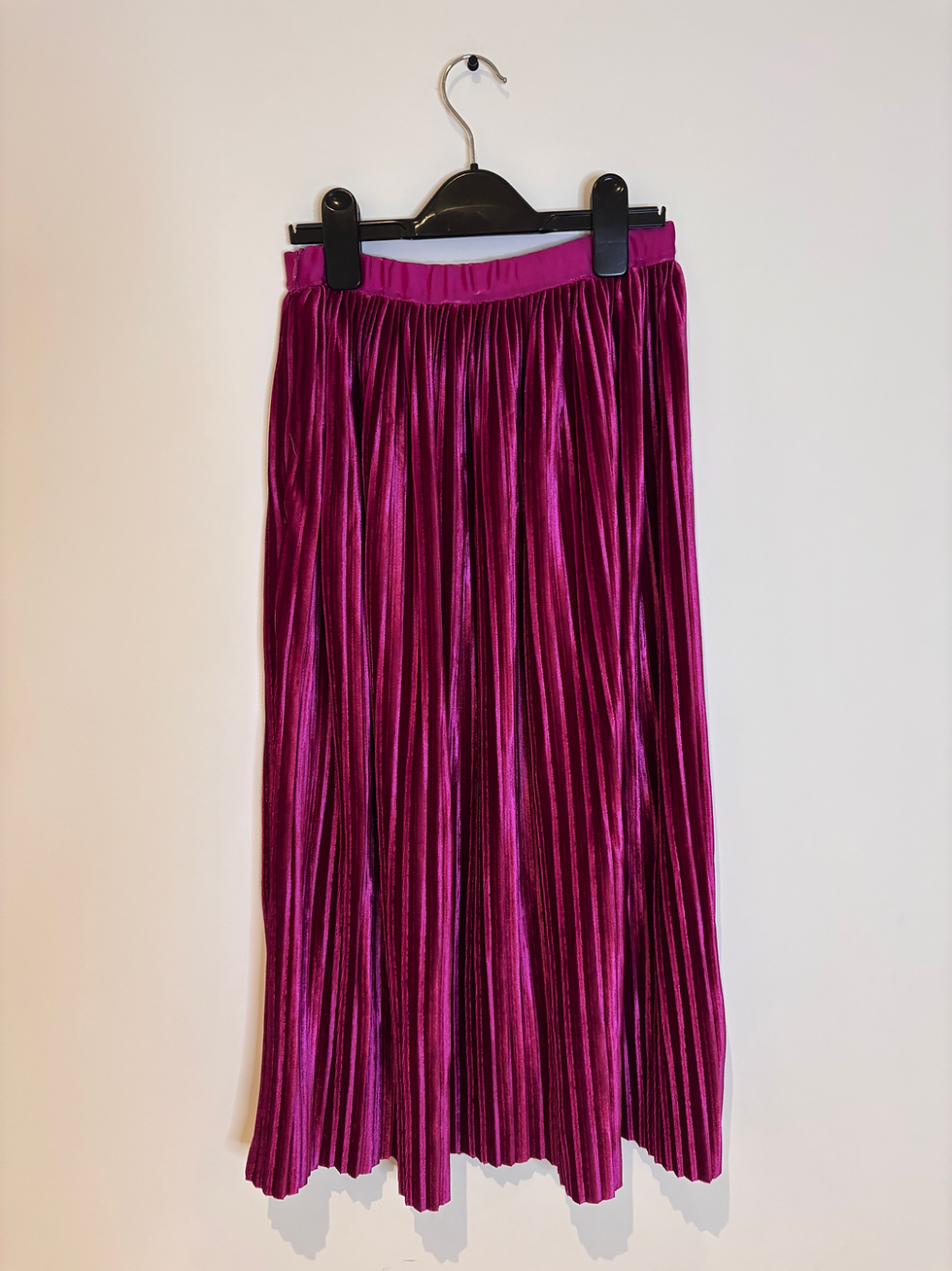 Thumbnail: Zara Pleated Magenta Midi Skirt - Size XS - Preloved