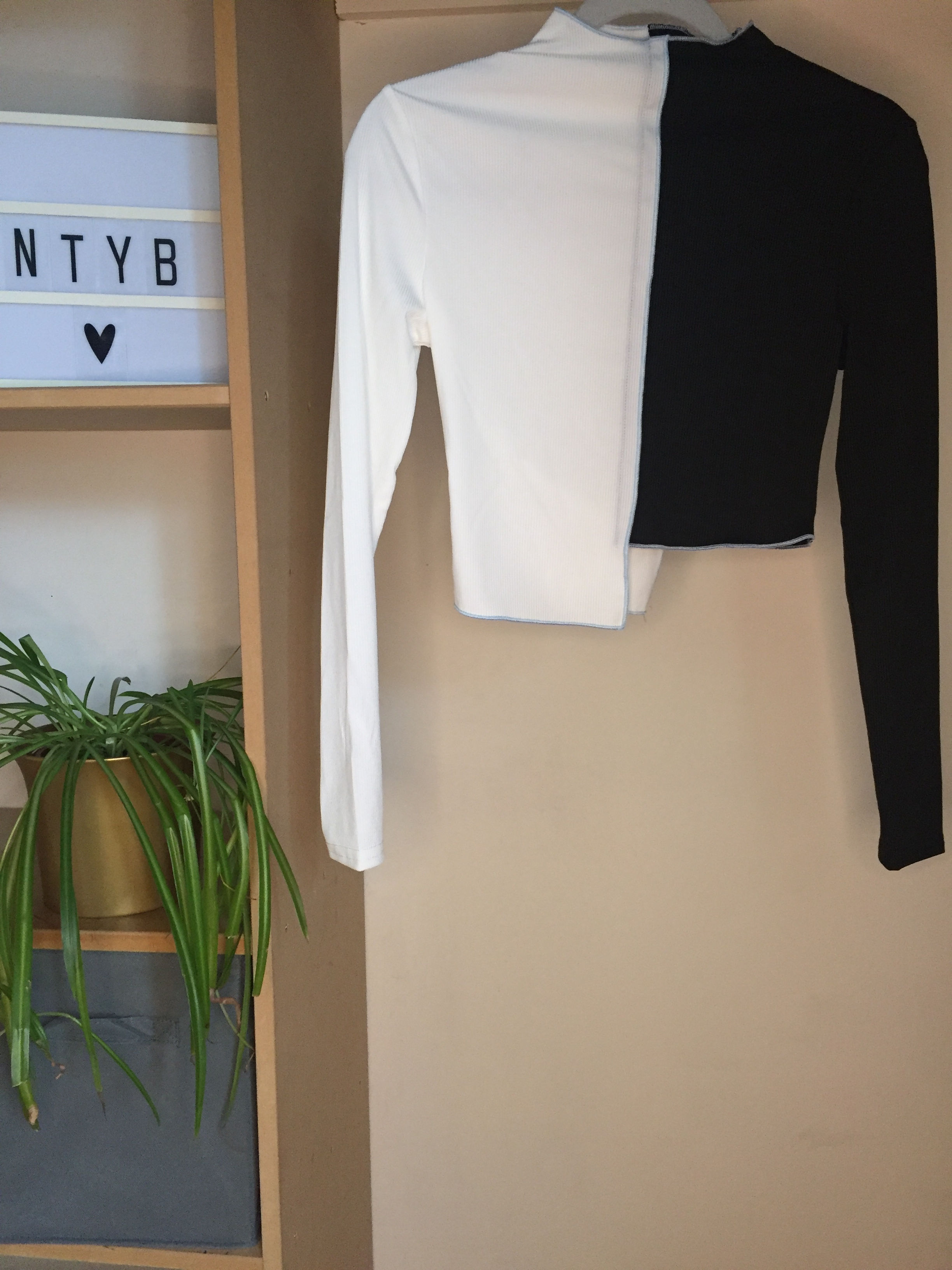 Shein Black And White Top Size S