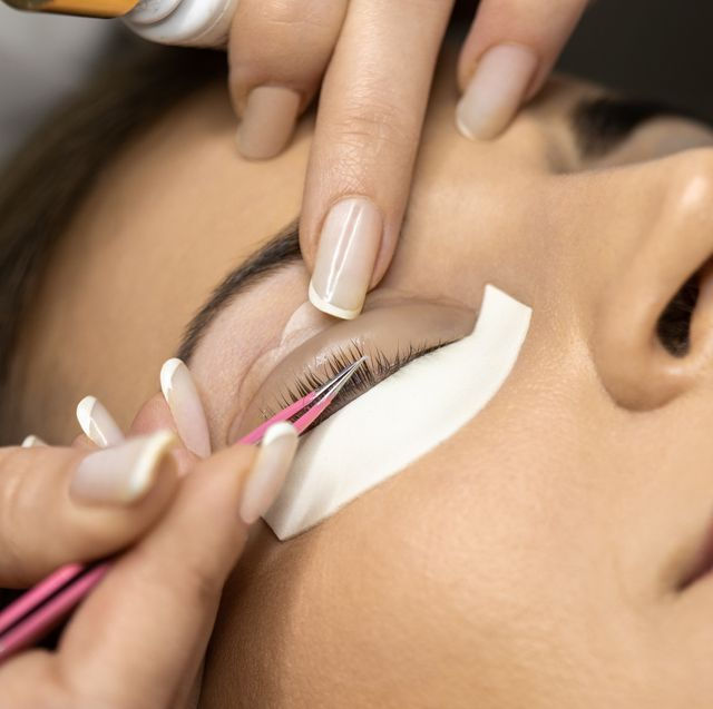 lash-lamination-treatment-in-the-salon-royalty-free-image-1644428867