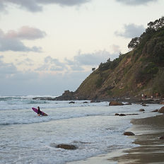 早朝4時から入館可能なスマートロックセキュリティ。予約不要で、自分のライフスタイルに合わせて自由にサーフィンへ出発できるエントランス。