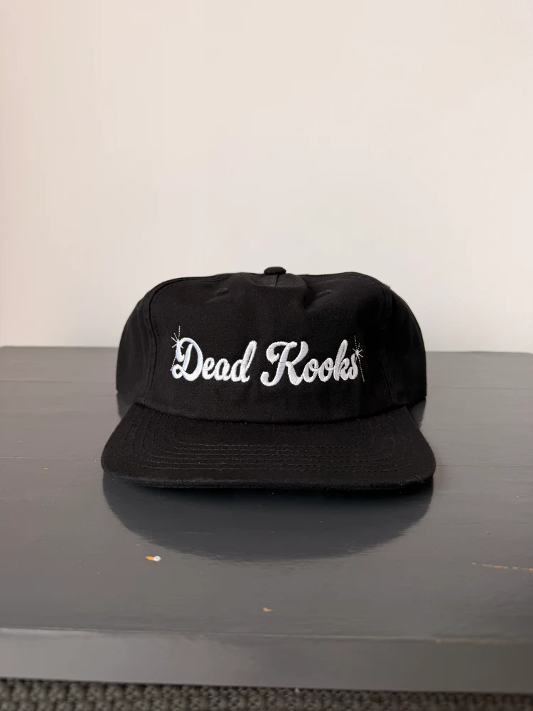 バイロンベイ現地でも非常に人気の高いアイテム、「DK Snapback」