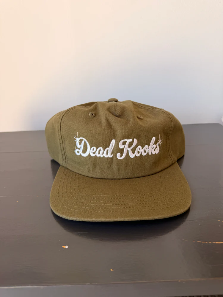 バイロンベイ現地でも非常に人気の高いアイテム、「DK Snapback」